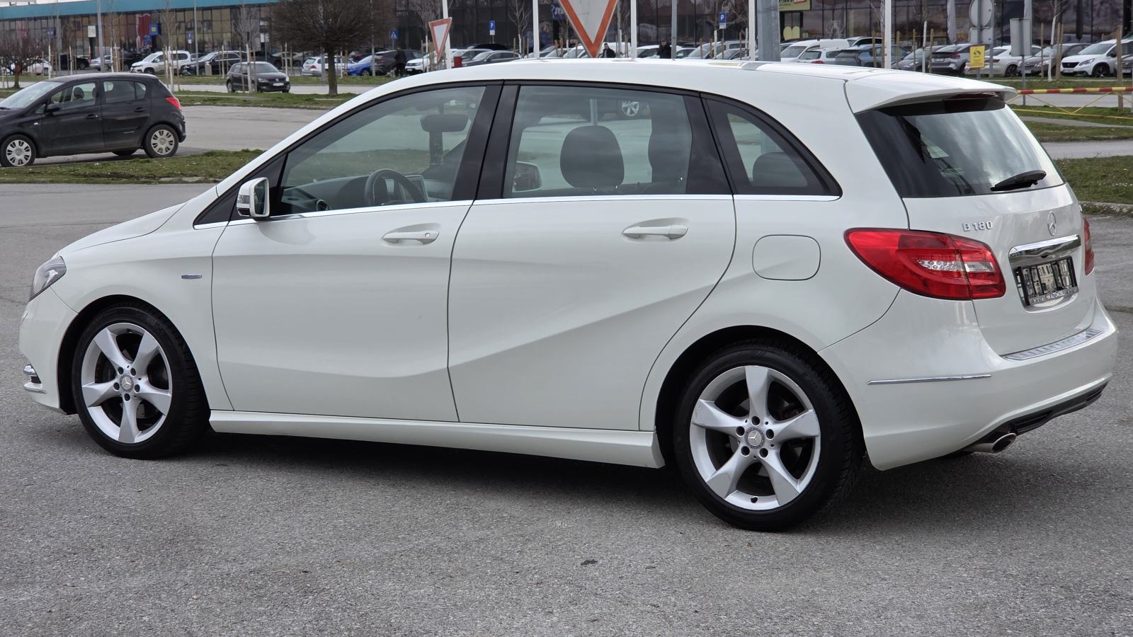 Mercedes-Benz 180 180CDI SPORT 206TKM XENON LED NAVI KAMERA NA IME KUP, pogled izvana - slika 5
