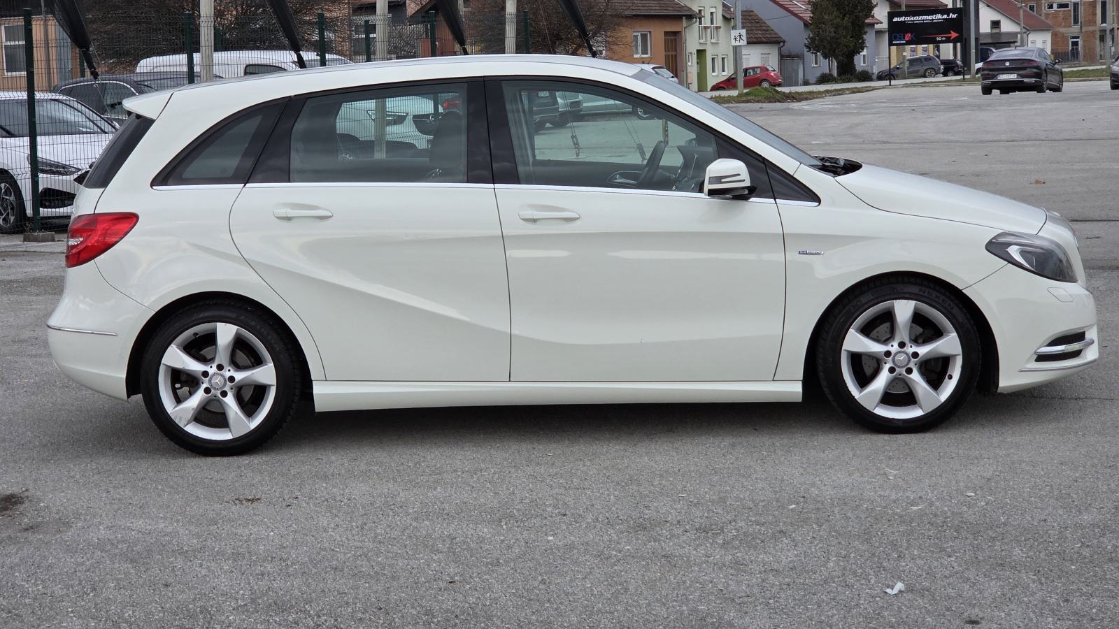 Mercedes-Benz 180 180CDI SPORT 206TKM XENON LED NAVI KAMERA NA IME KUP, fotografija 10