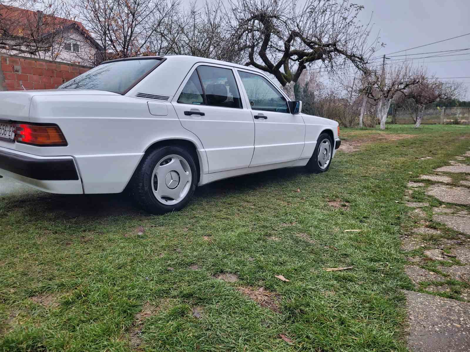 Mercedes-Benz 190 D 2,5, fotografija 9