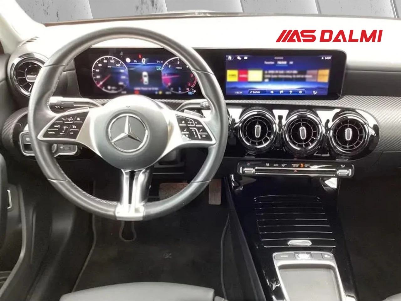 Mercedes-Benz A 180d 2.0 Limuzina 8G FULL-LED VIRTUAL COCKPIT FACELIFT, fotografija 12