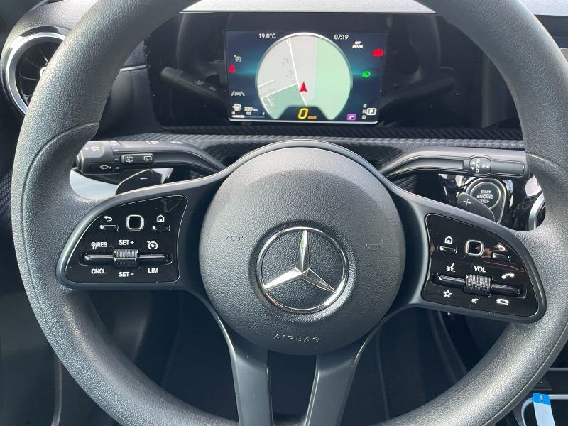 Mercedes-Benz A 180d * AMG ADVENCE LINE*ACC TEMPOMAT*ILS*ALU*, fotografija 13
