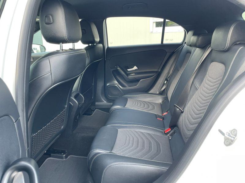 Mercedes-Benz A 180d * AMG ADVENCE LINE*ACC TEMPOMAT*ILS*ALU*, fotografija 11
