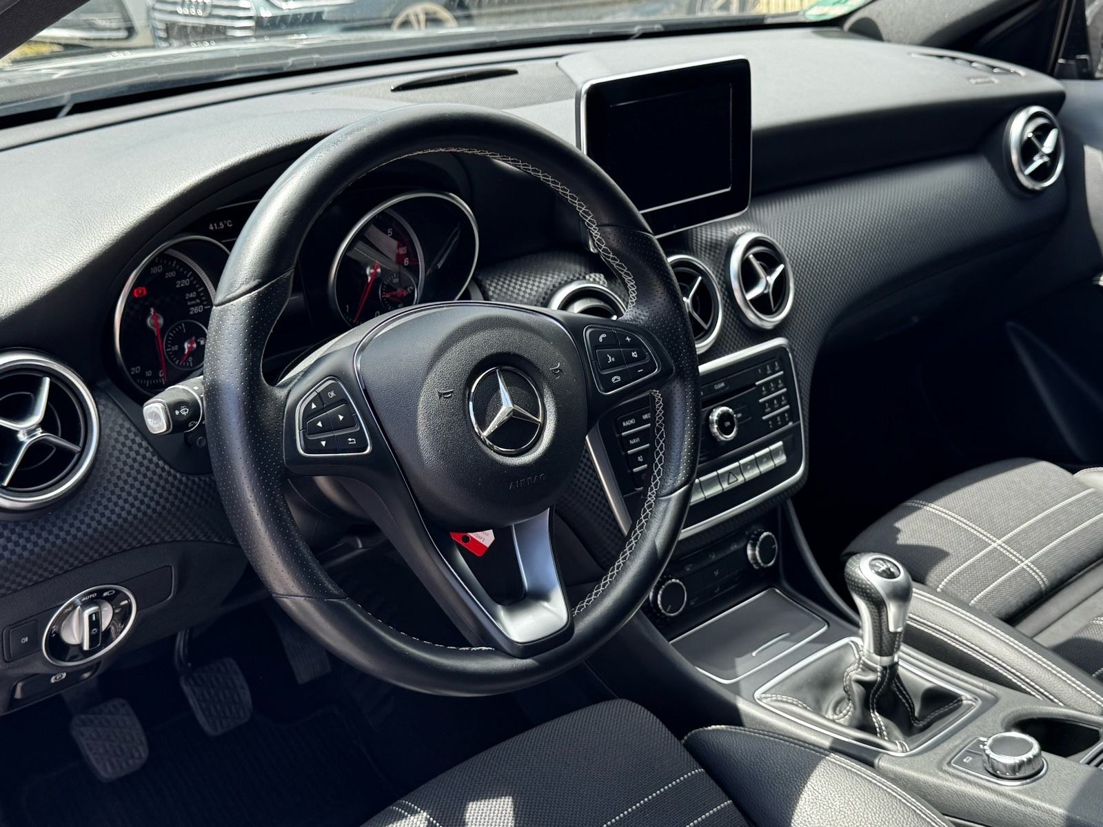 Mercedes Benz A 200 d / 2143cm / XENON / NAVI / URBAN / ALU / PDC /, fotografija 10