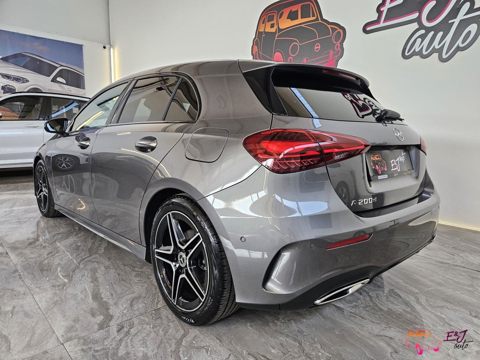 Mercedes-Benz A 200 d AMG-LINE NOV MODEL NIGHT-PAKET KAMERA ASSIST, fotografija 4