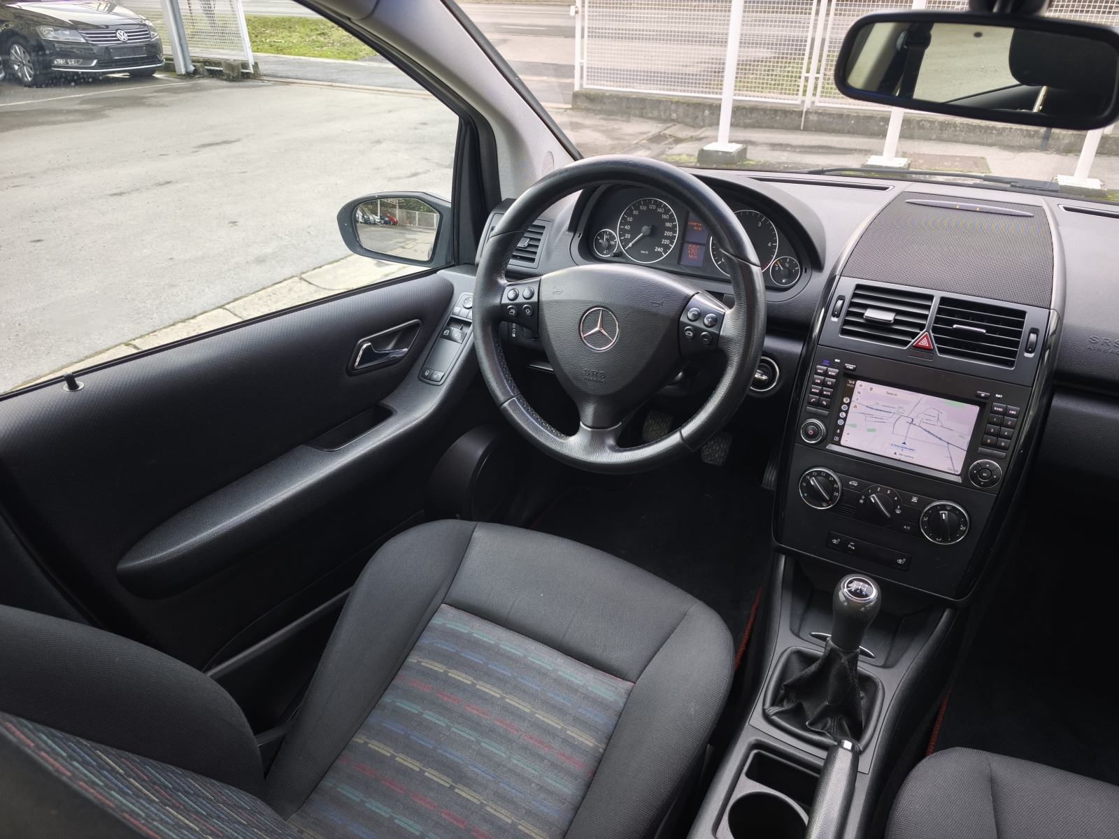 Mercedes-Benz A-klasa 160 CDI NAVI ŠIBER PARK SENZORI BLUETOOTH WIFI, fotografija 18