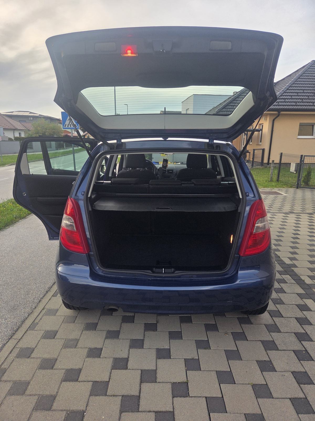 Mercedes-Benz A-klasa 160, pogled izvana - slika 2