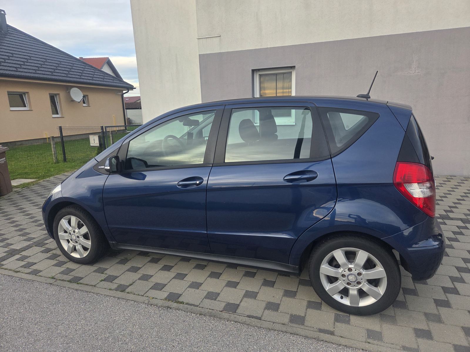 Mercedes-Benz A-klasa 160, pogled izvana - slika 3