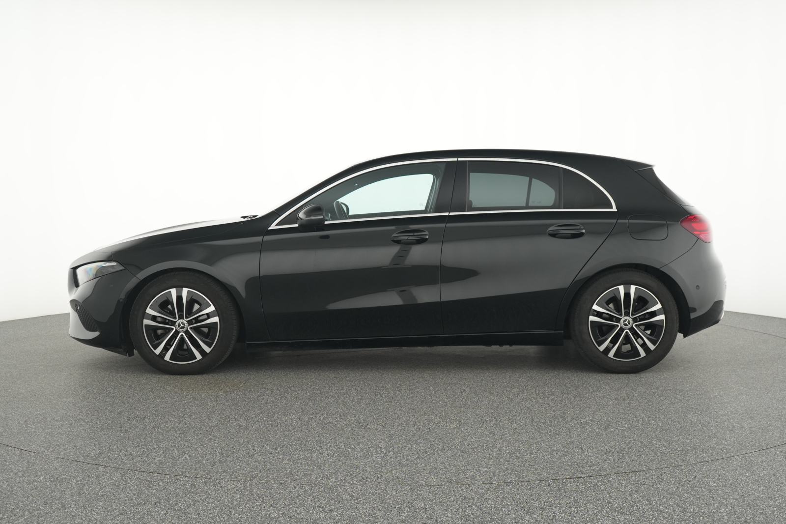 Mercedes-Benz A-klasa 180 2,0D AUTOMATIK PDC KAMERA NAV LED NOVI MODEL, fotografija 8