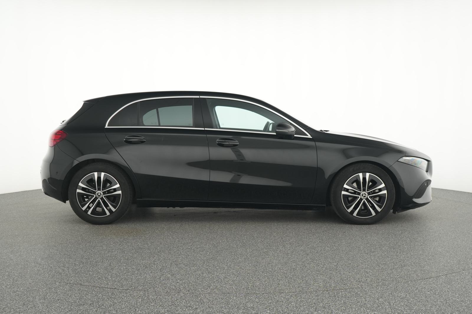 Mercedes-Benz A-klasa 180 2,0D AUTOMATIK PDC KAMERA NAV LED NOVI MODEL, fotografija 9