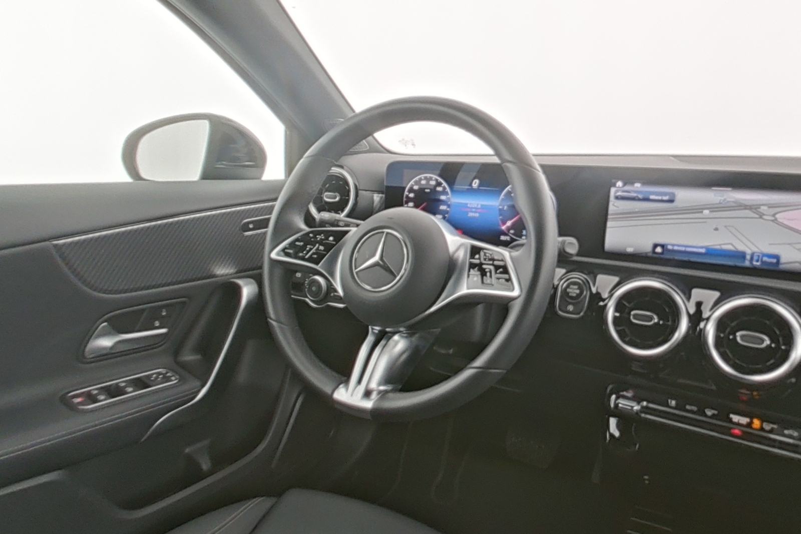 Mercedes-Benz A-klasa 180 2,0D AUTOMATIK PDC KAMERA NAV LED NOVI MODEL, fotografija 14