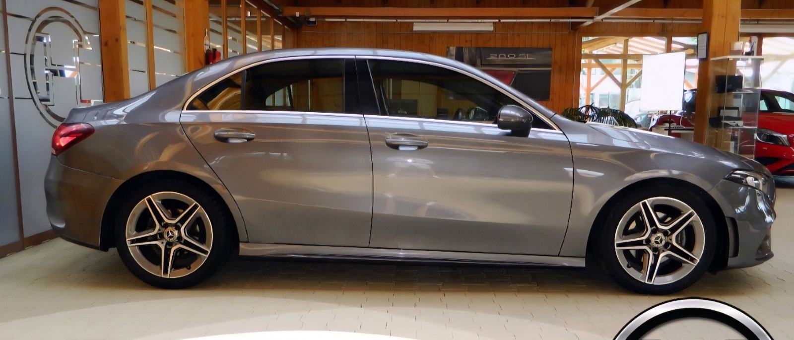 Mercedes-Benz A-klasa 180 AMG Limuzina -LED-NAVI-AMBIENT-ALU-JAMSTVO, fotografija 8