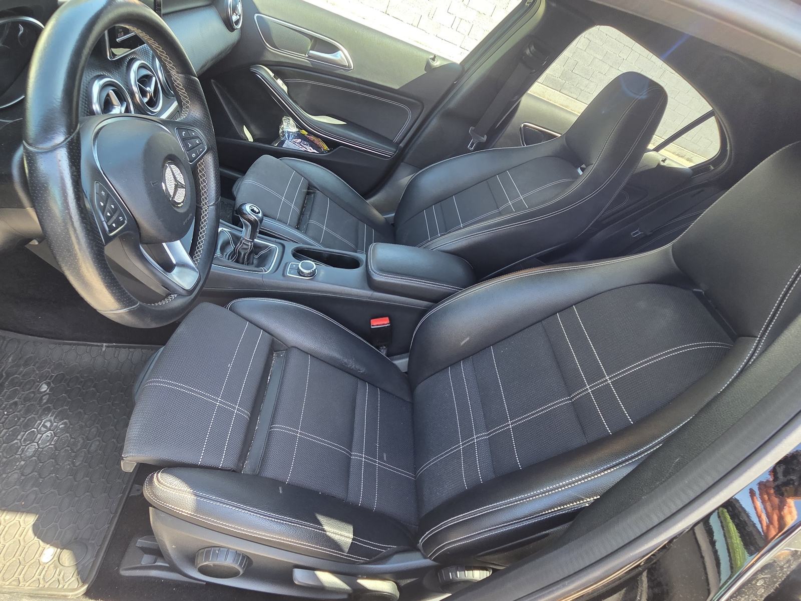Mercedes-Benz A-klasa 180 benzin URBAN 6brzina --2016.g.--153.270km-, fotografija 13