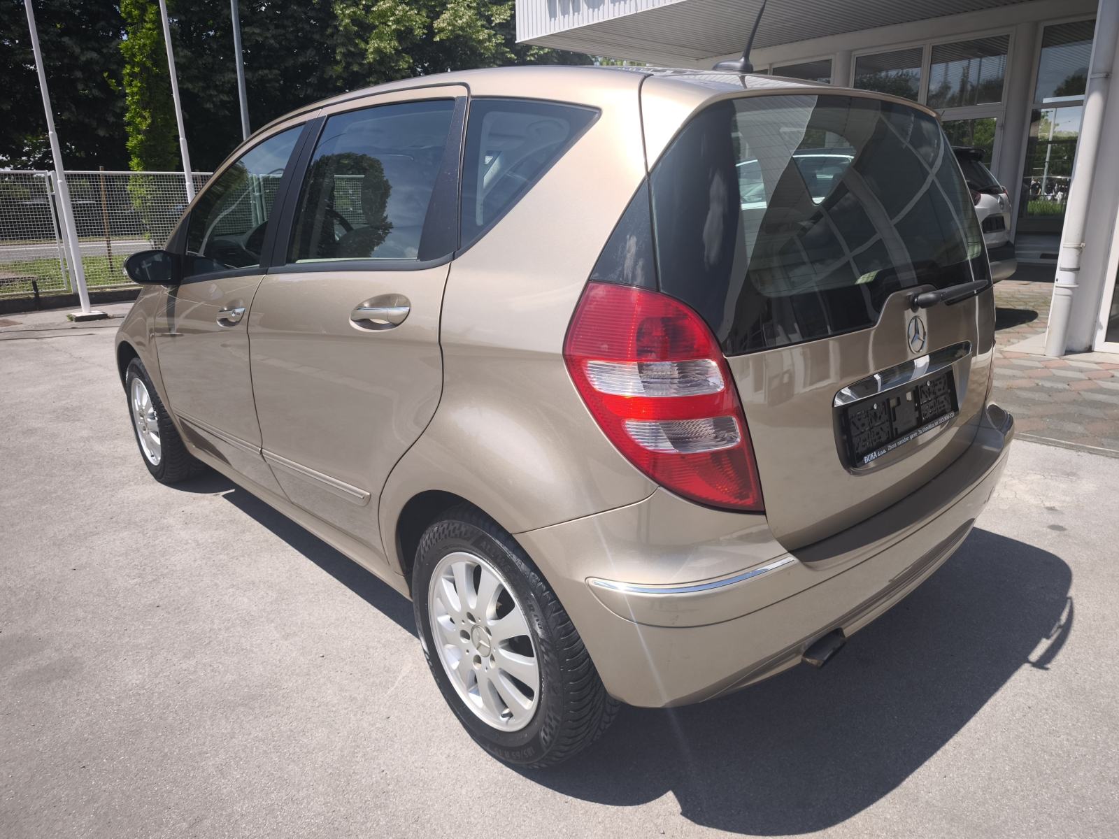 Mercedes-Benz A-klasa 180 CDI 6 BRZINA KOŽNI VOLAN GRIJANJE SJEDALA, fotografija 10