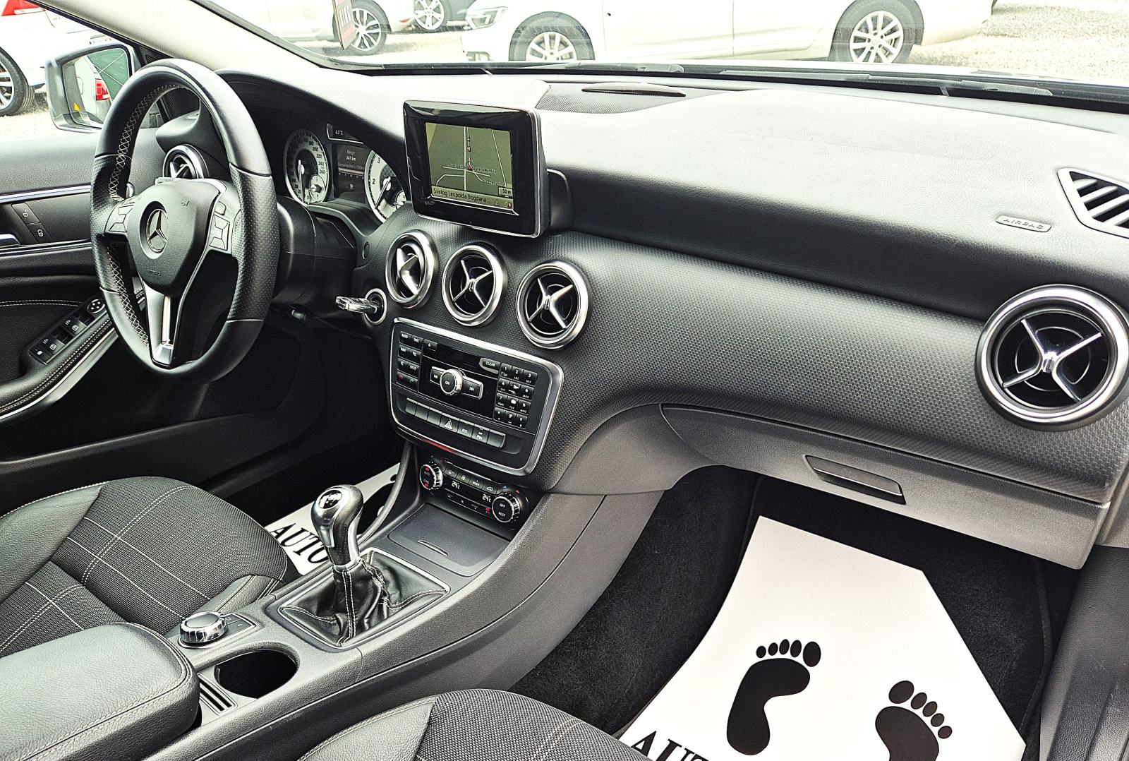 Mercedes-Benz A-klasa 180 CDI**NAVIGACIJA**BI-XENON SVJETLA**LED**PDC*, fotografija 16