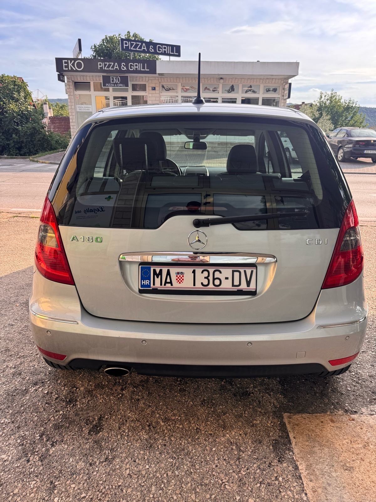 Mercedes Benz A 180 CDI/Ljetne i zimske gume/Avantgarde full oprema, pogled izvana - slika 3
