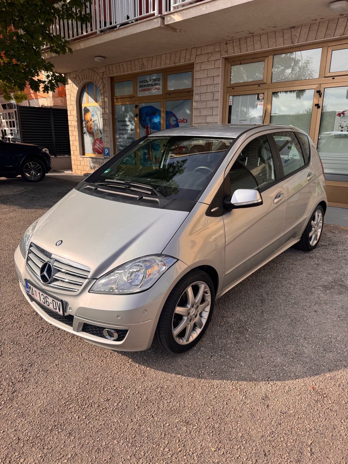 Mercedes Benz A 180 CDI/Ljetne i zimske gume/Avantgarde full oprema, pogled izvana - slika 1