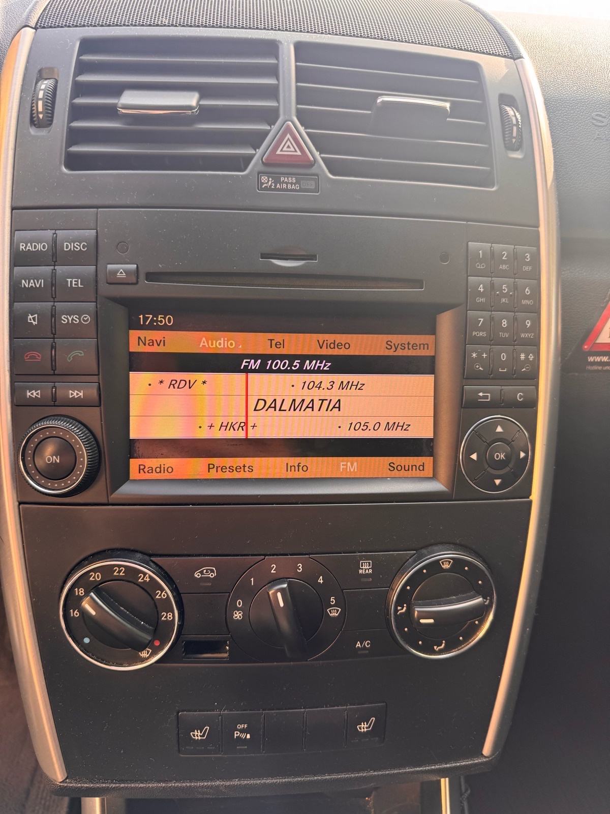 Mercedes Benz A 180 CDI/Ljetne i zimske gume/Avantgarde full oprema, fotografija 12