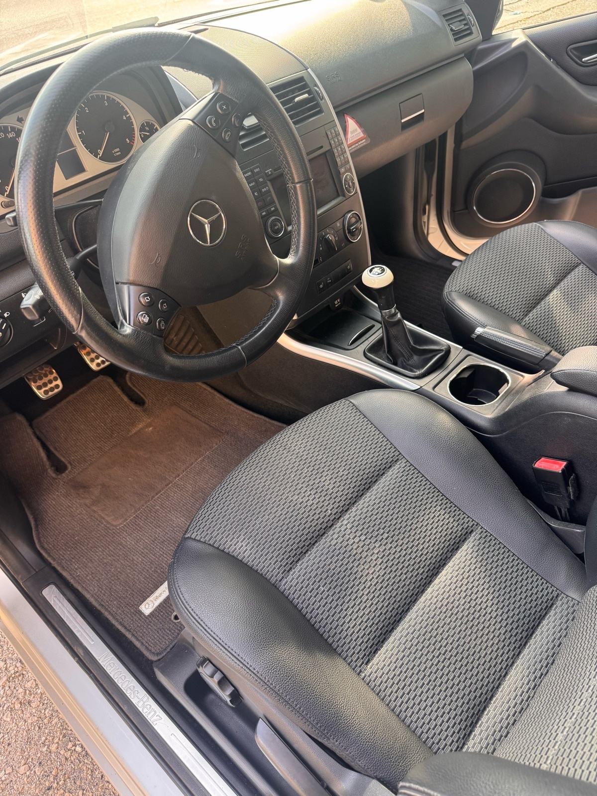 Mercedes Benz A 180 CDI/Ljetne i zimske gume/Avantgarde full oprema, fotografija 13