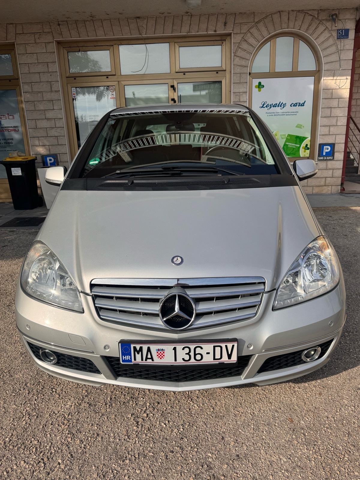 Mercedes Benz A 180 CDI/Ljetne i zimske gume/Avantgarde full oprema, fotografija 6