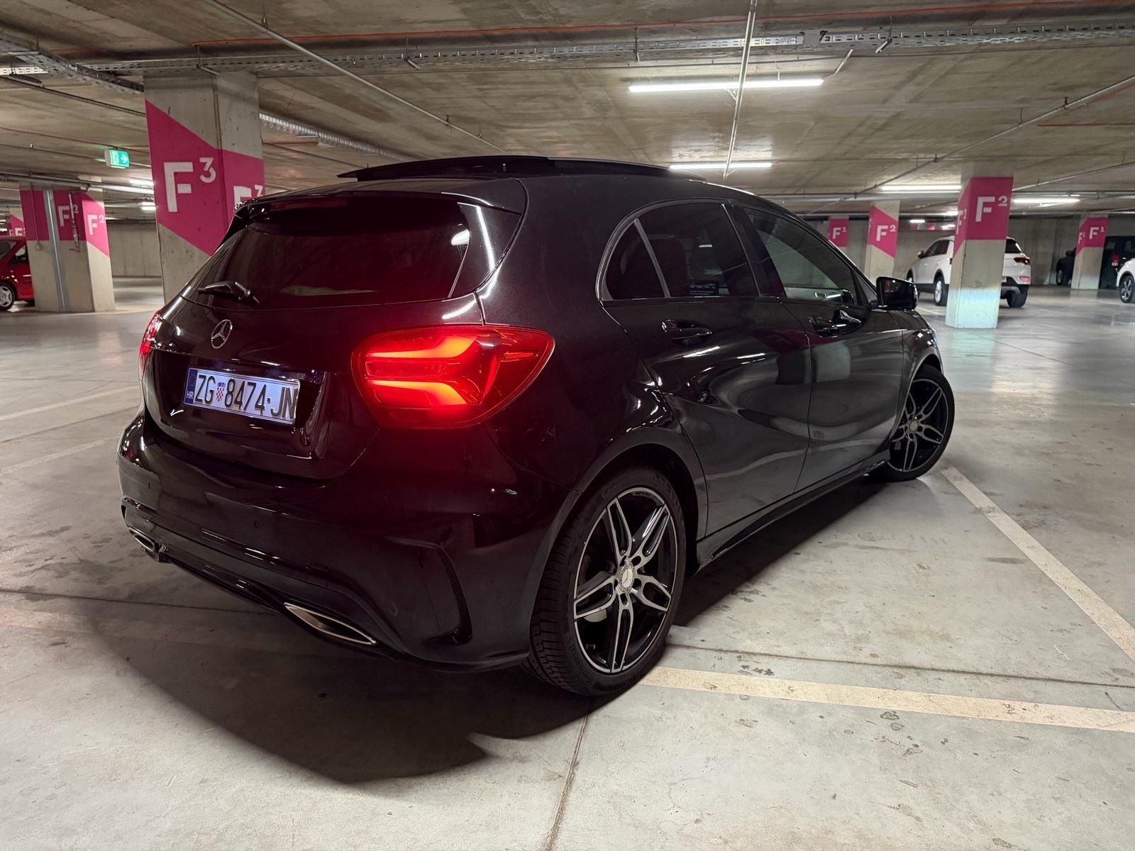 Mercedes-Benz A-klasa 180 d AMG automatik, fotografija 6