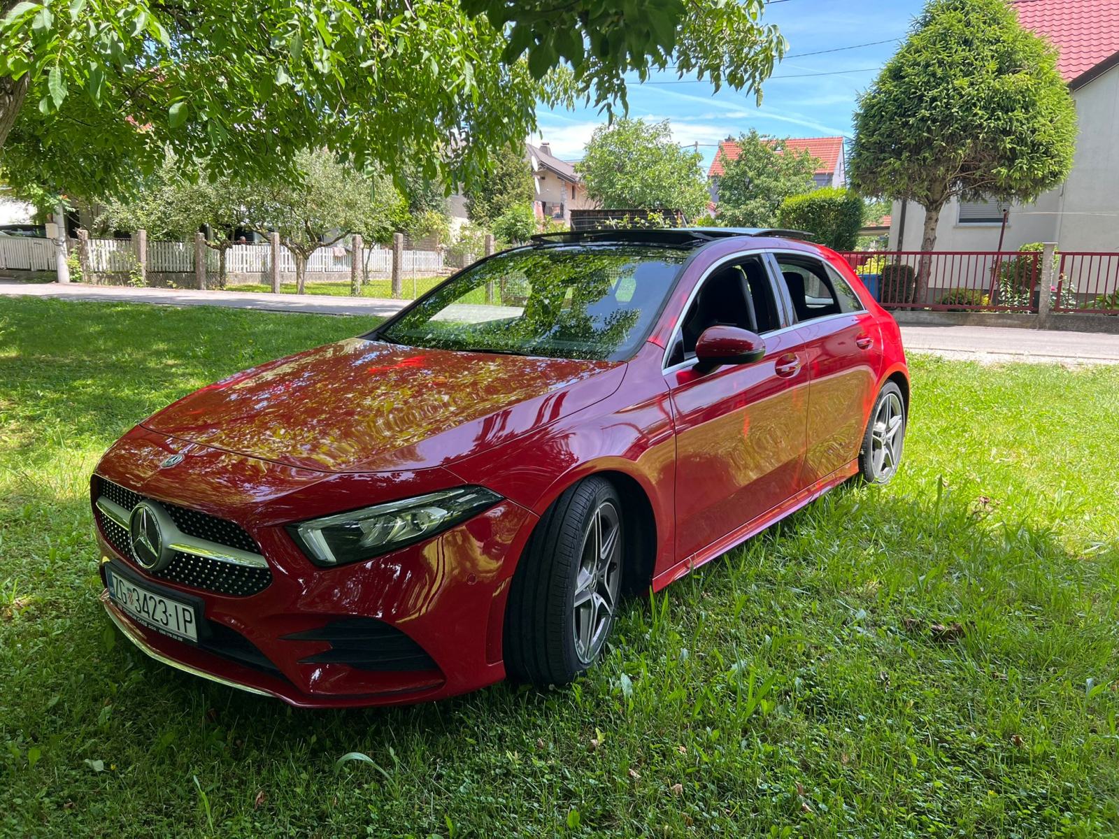Mercedes-Benz A-klasa 180 d AMG line, pogled izvana - slika 3