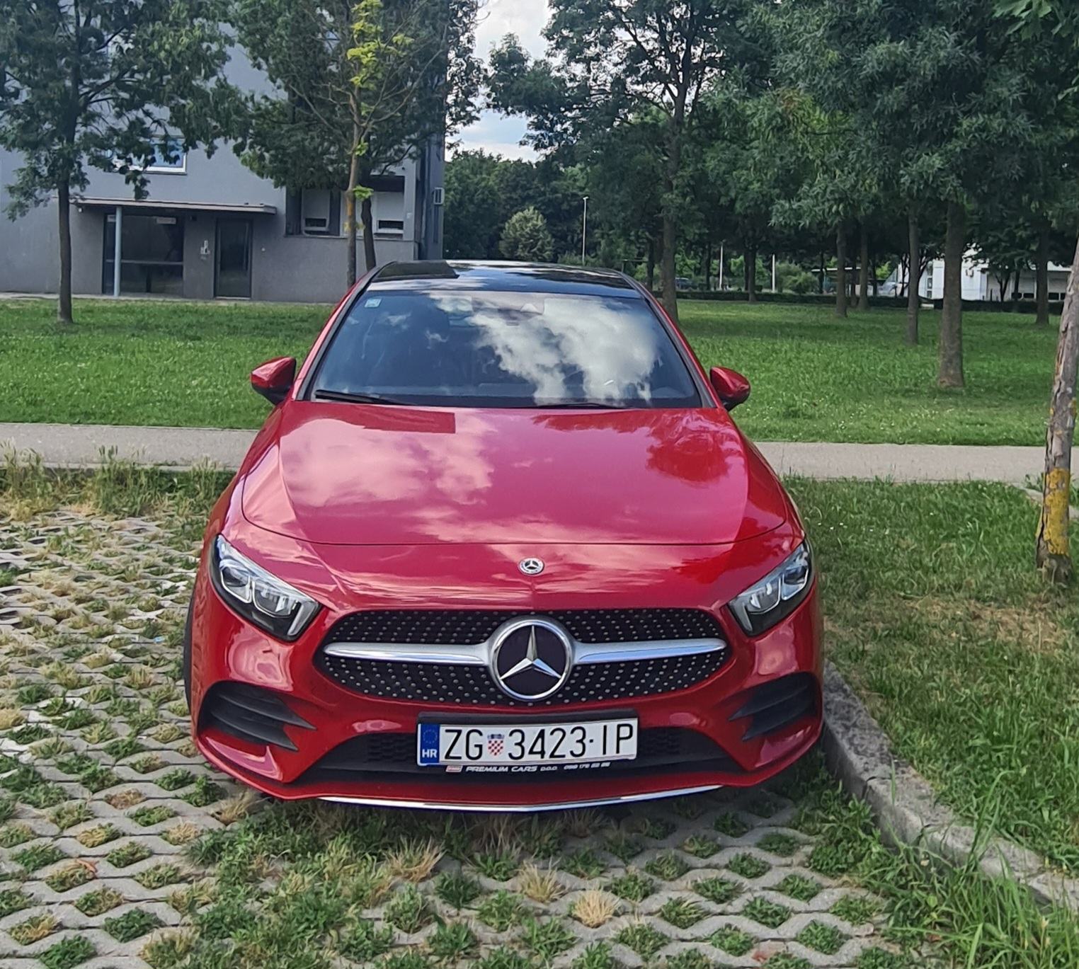 Mercedes-Benz A-klasa 180 d AMG line, pogled izvana - slika 1