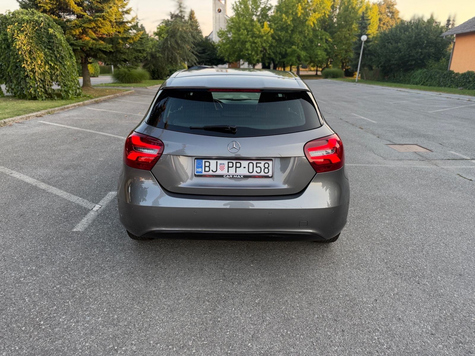 Mercedes-Benz A-klasa 180 d automatik 2017god **reg 1 god**, fotografija 7