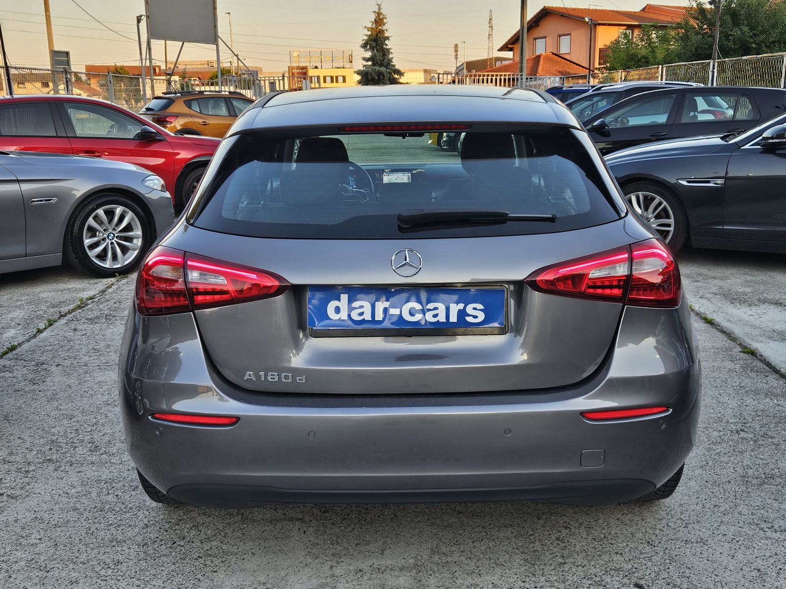Mercedes-Benz A-klasa 180 d ** AUTOMATIK * 32 000 KM*GARANCIJA **, fotografija 3