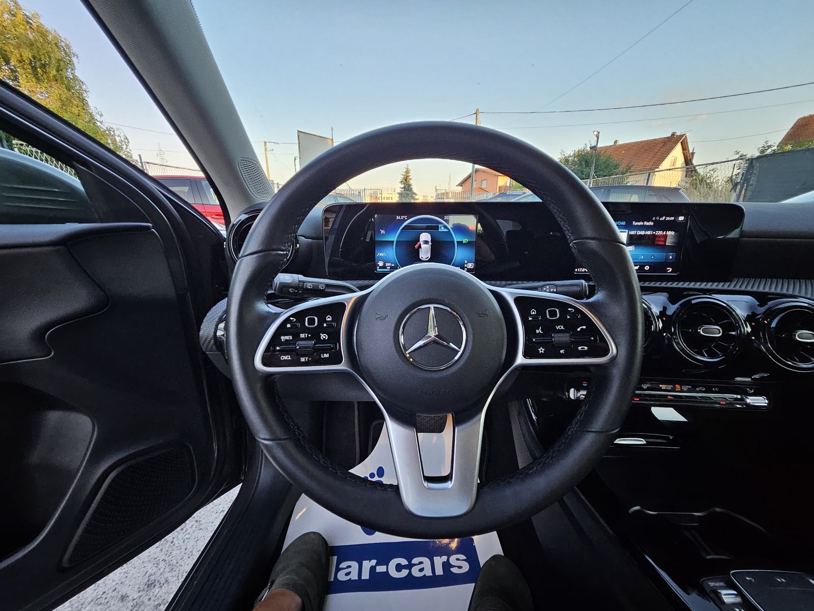 Mercedes-Benz A-klasa 180 d ** AUTOMATIK * 32 000 KM*GARANCIJA **, fotografija 15