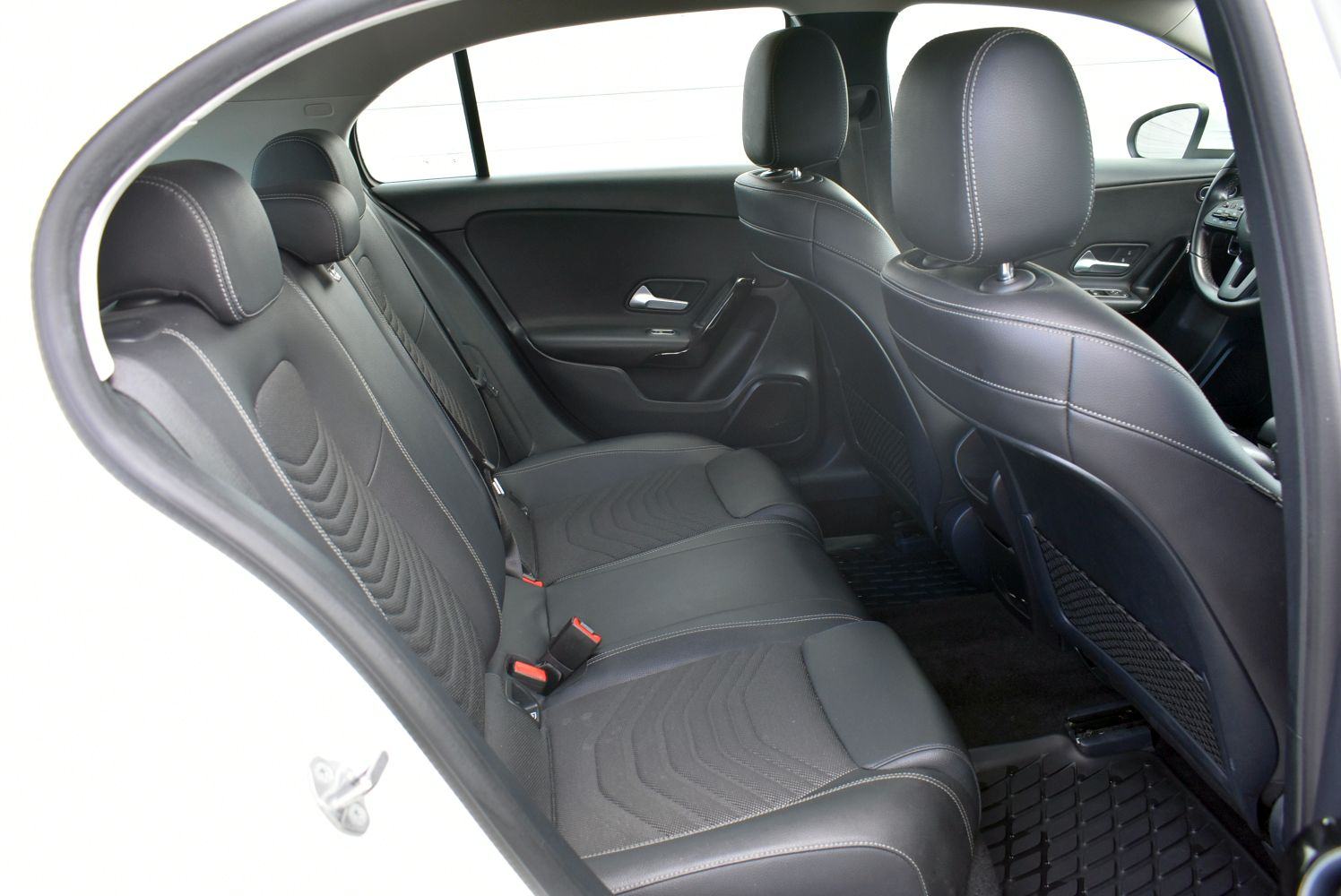 Mercedes-Benz A-klasa 180 d automatik * HR*SERVISNA,NAVIGACIJA,KAMERA*, fotografija 6