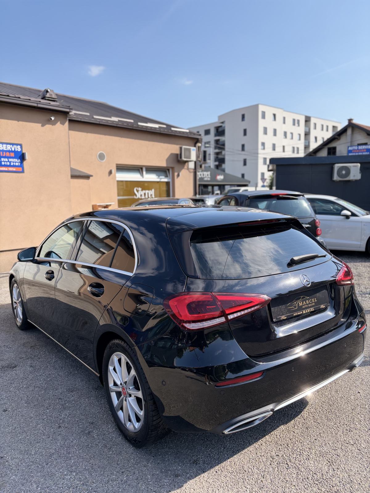 Mercedes-Benz A-klasa 180 d automatik *JAMSTVO* *LEASING*, fotografija 8