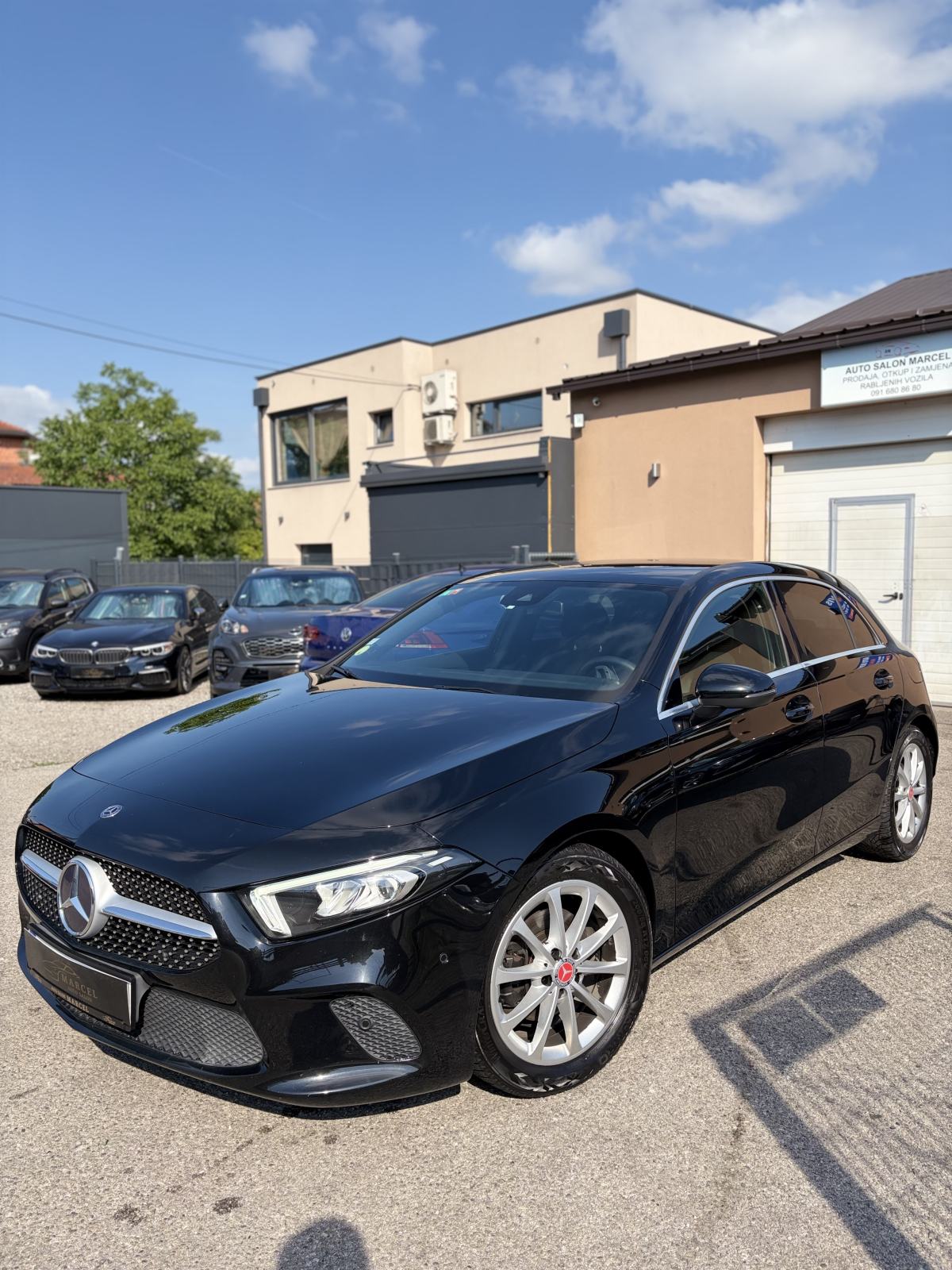 Mercedes-Benz A-klasa 180 d automatik *JAMSTVO* *LEASING*, fotografija 3