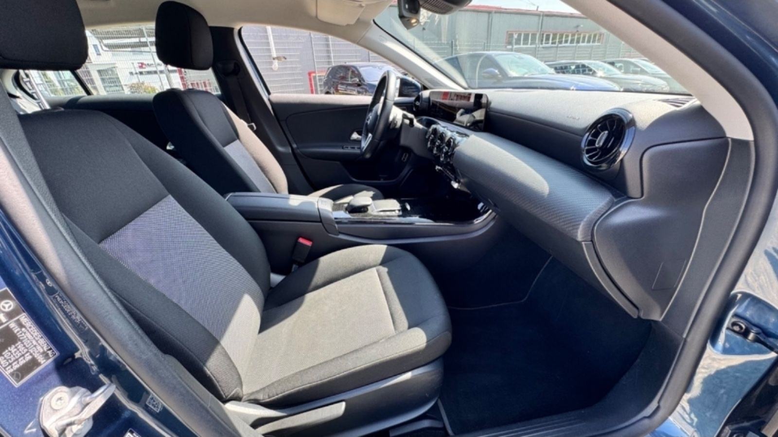 Mercedes-Benz A-klasa 180 d automatik limuzina 62000km cijena do reg, fotografija 11
