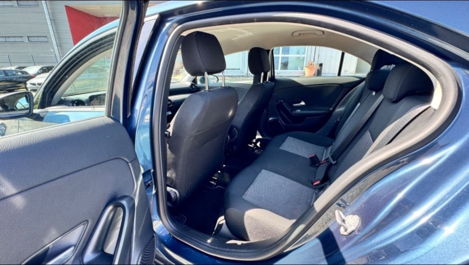 Mercedes-Benz A-klasa 180 d automatik limuzina 62000km cijena do reg, fotografija 13