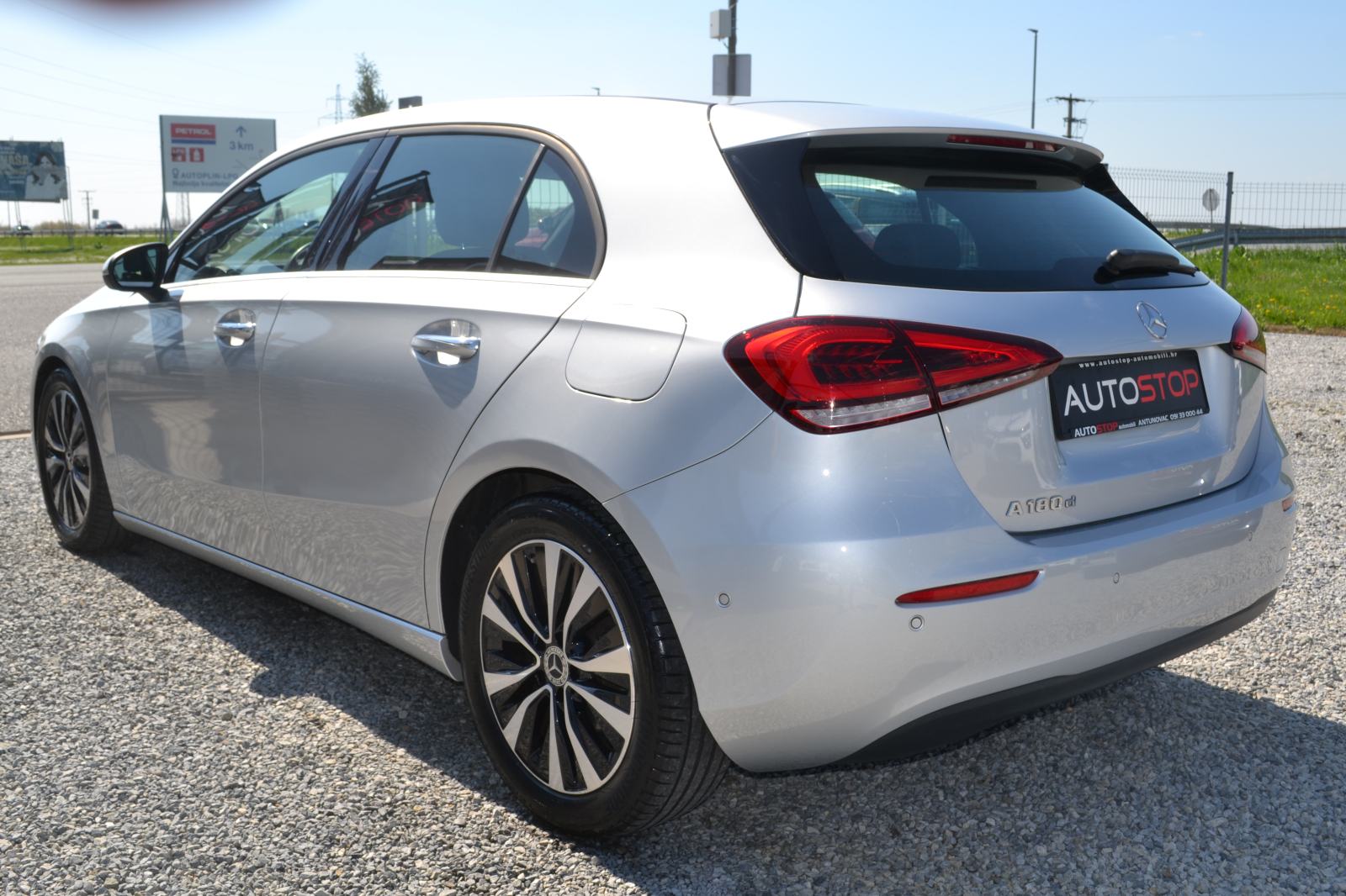 Mercedes-Benz A-klasa 180 d automatik *** rata 295€ BEZ UČEŠĆA ***, fotografija 4