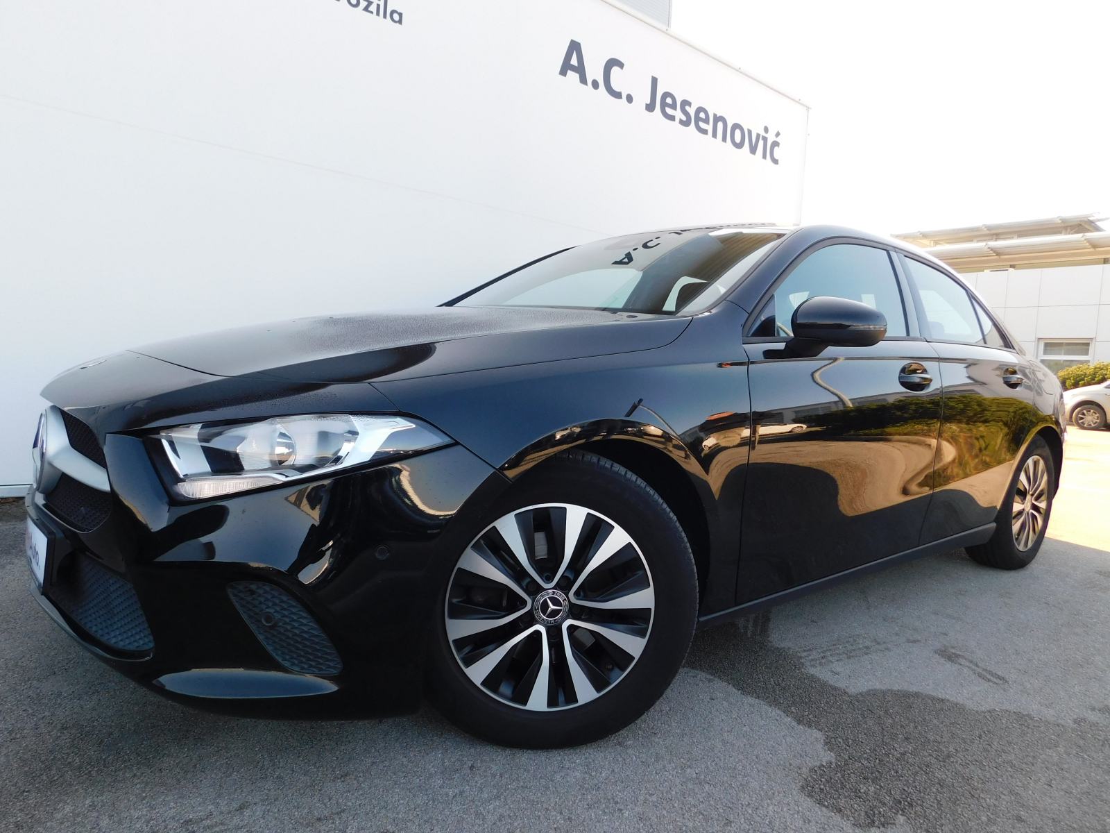 Mercedes-Benz A-Klasa Limuzina 180 d Aut.-LEASING BEZ UČEŠĆA!, fotografija 7