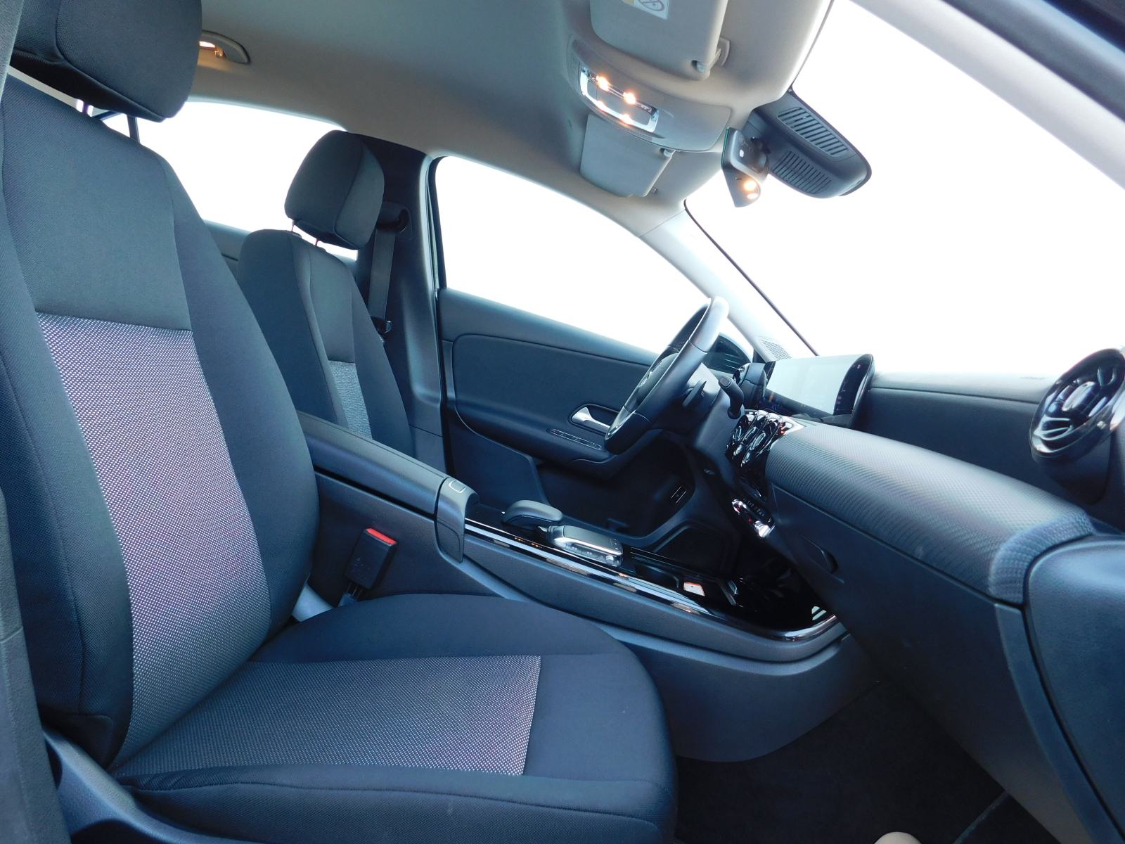 Mercedes-Benz A-Klasa Limuzina 180 d Aut.-LEASING BEZ UČEŠĆA!, fotografija 12