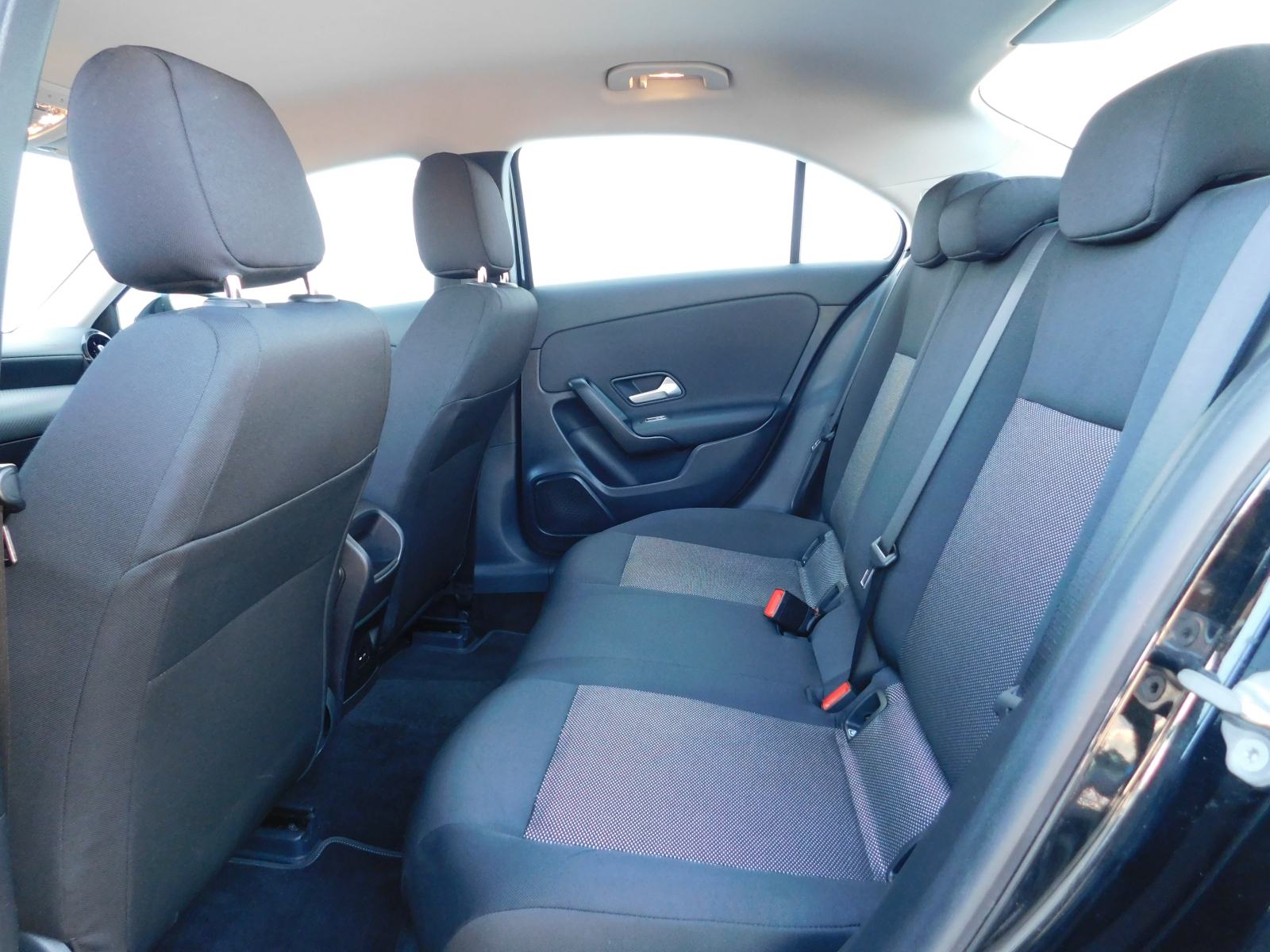 Mercedes-Benz A-Klasa Limuzina 180 d Aut.-LEASING BEZ UČEŠĆA!, fotografija 11