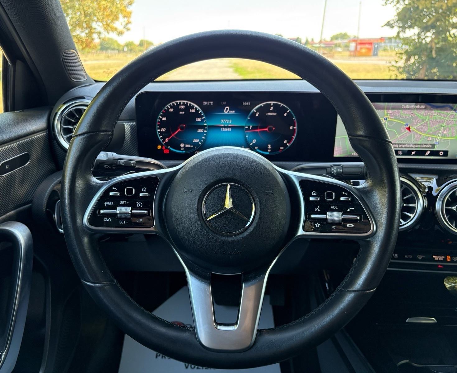 Mercedes-Benz A-klasa 180 d - AUTOMATIK - LEASING RATA VEĆ OD: 292,00€, fotografija 13