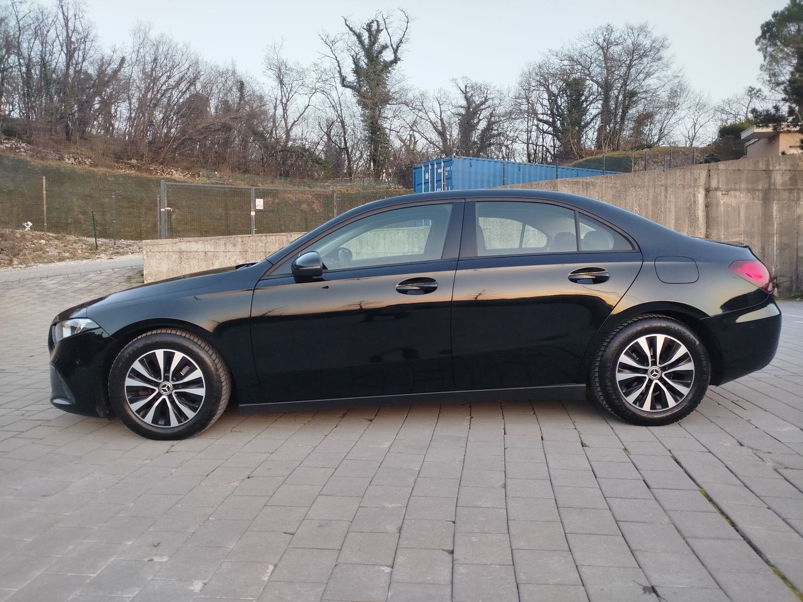 Mercedes-Benz A-klasa 180 d limuzina, fotografija 4