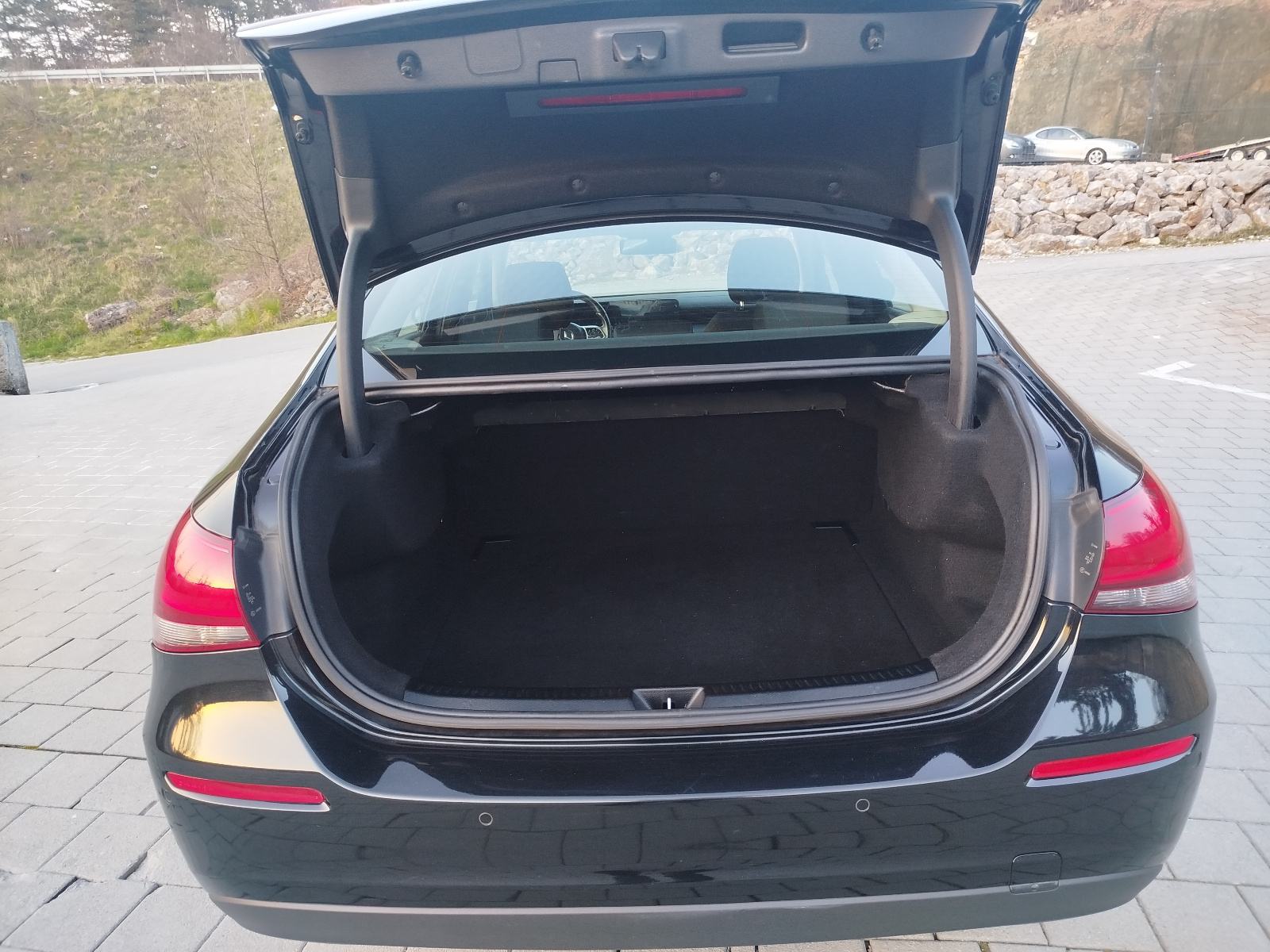 Mercedes-Benz A-klasa 180 d limuzina, fotografija 9