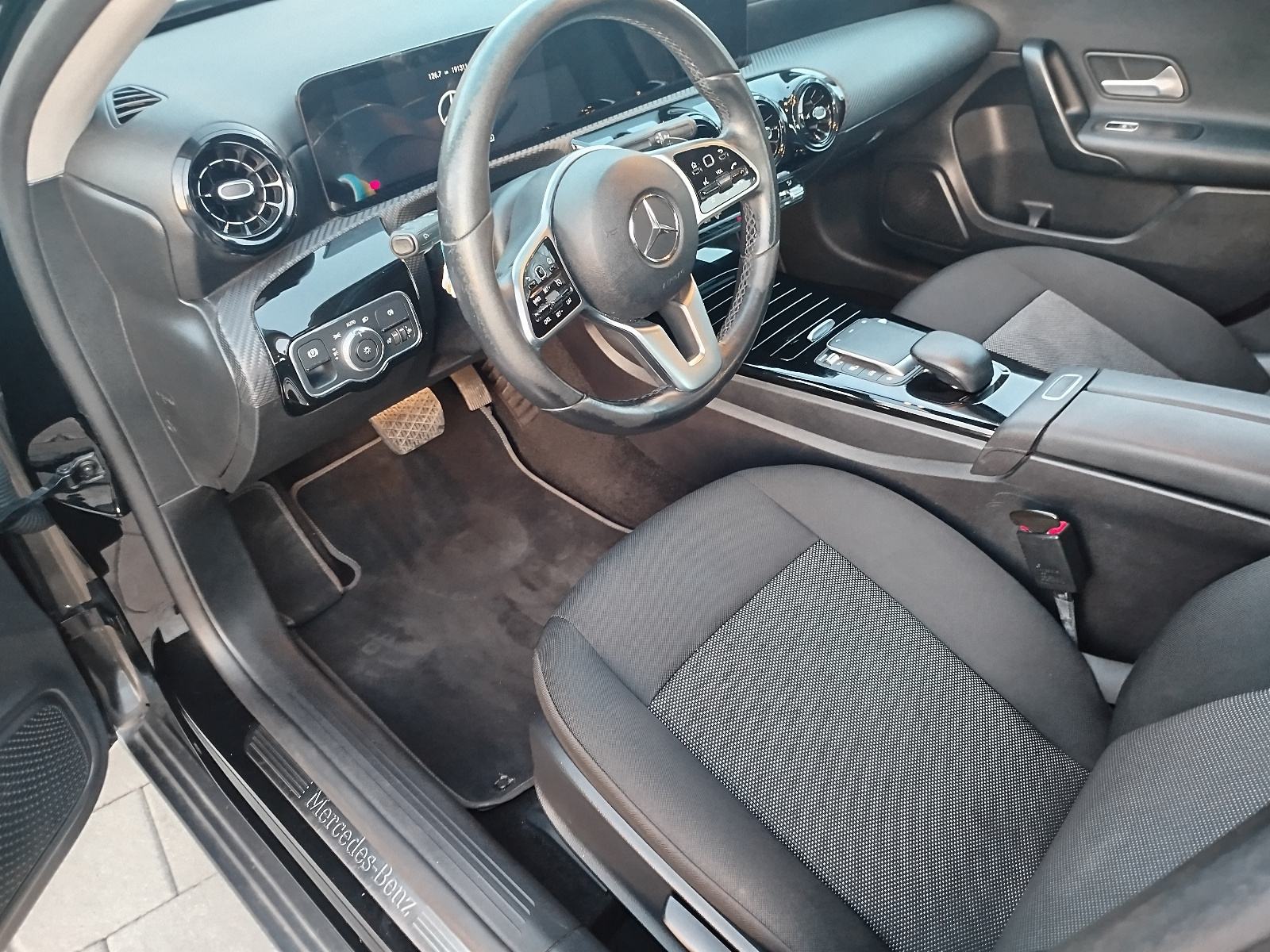 Mercedes-Benz A-klasa 180 d limuzina, fotografija 10