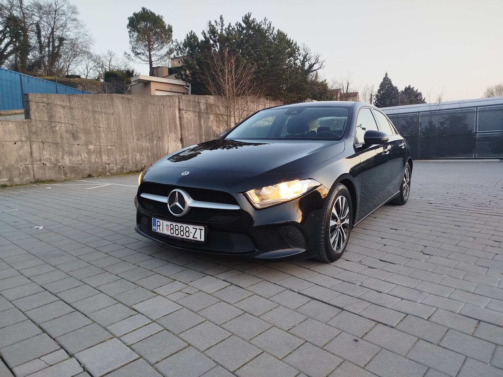 Mercedes-Benz A-klasa 180 d limuzina, fotografija 19
