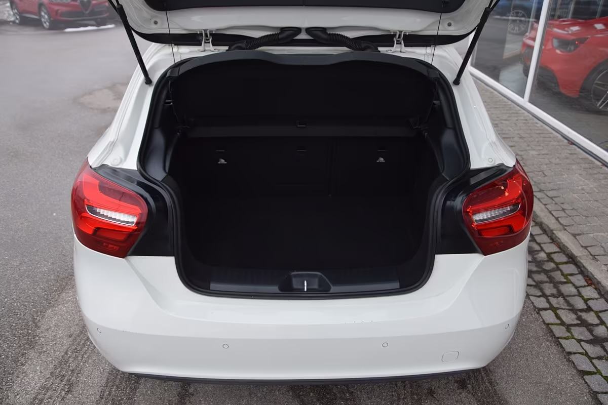 Mercedes-Benz A-180 d, Registriran, Sva oprema, SUPER STANJE AUTA !!!, fotografija 9