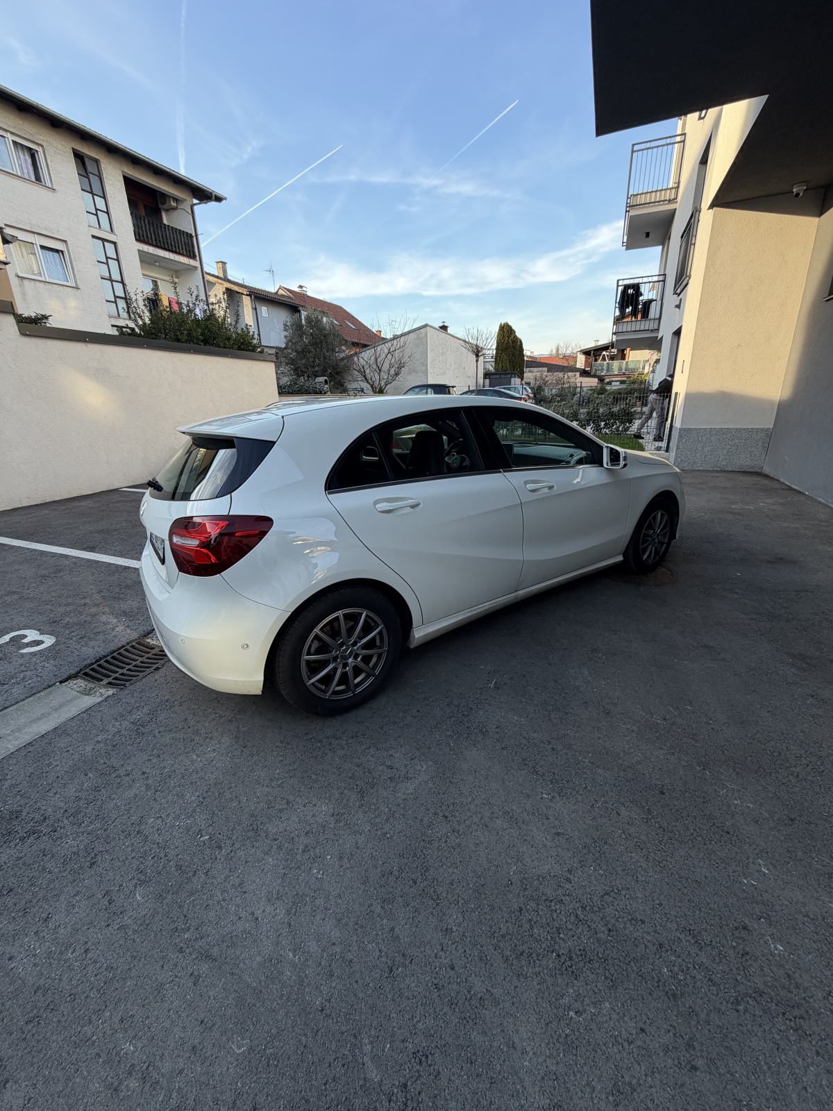 Mercedes-Benz A-180 d, Registriran, Sva oprema, SUPER STANJE AUTA !!!, pogled izvana - slika 4