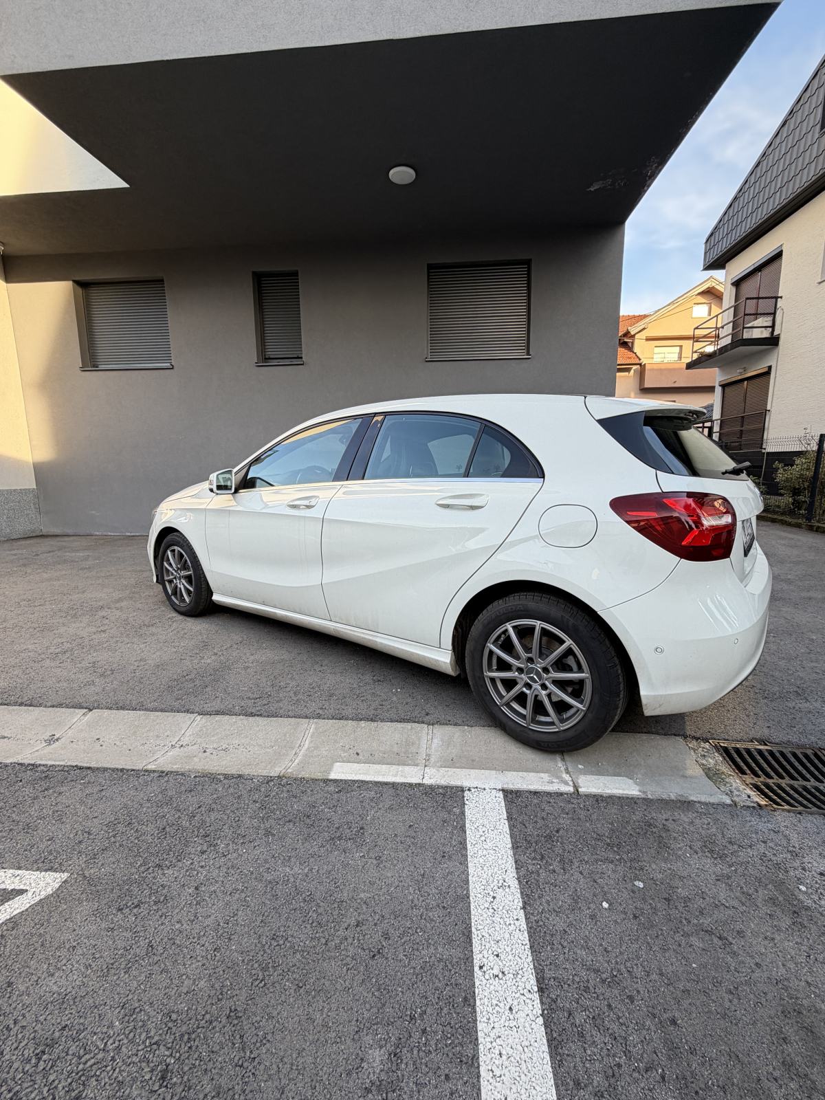 Mercedes-Benz A-180 d, Registriran, Sva oprema, SUPER STANJE AUTA !!!, pogled izvana - slika 3