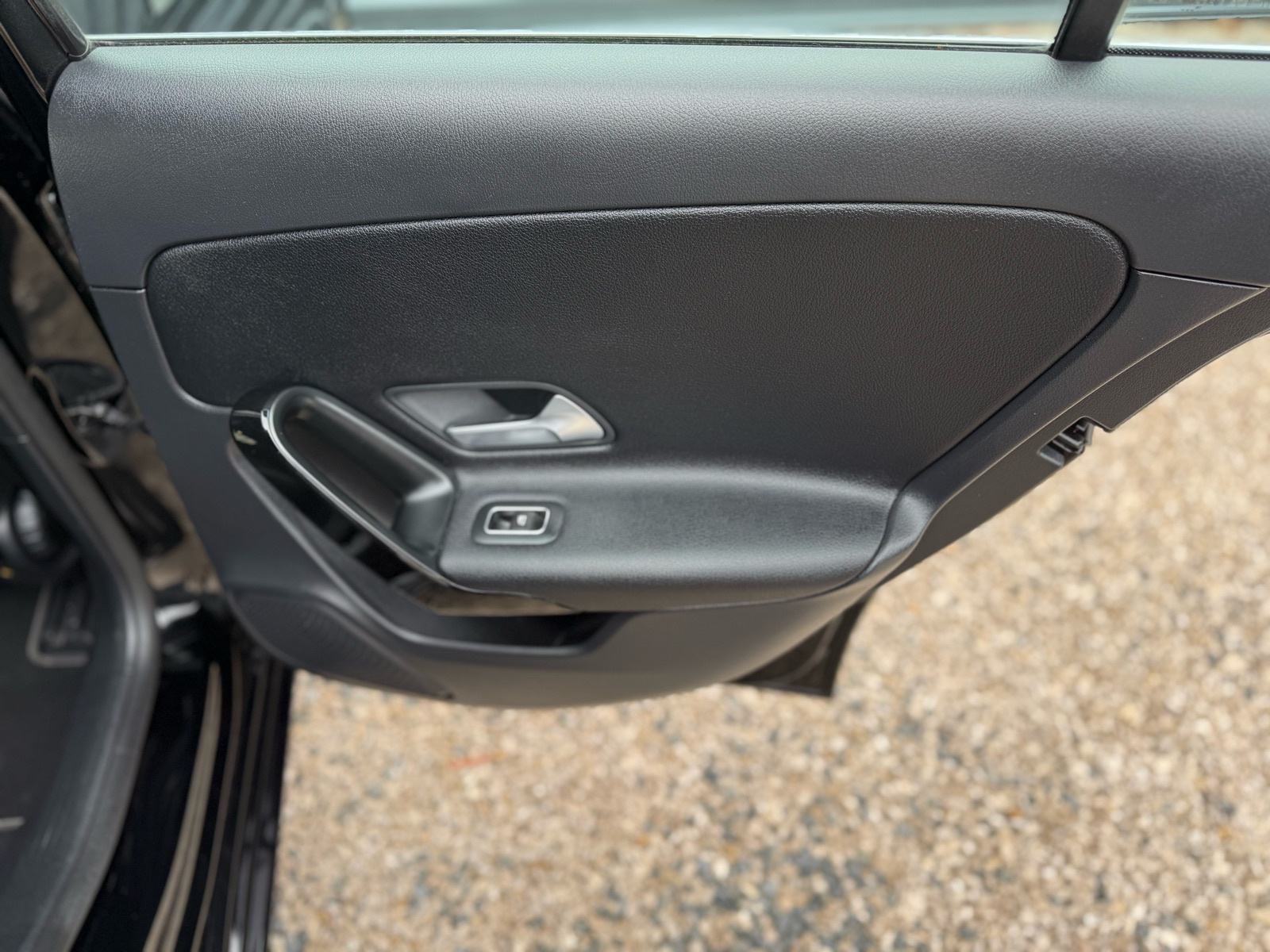 Mercedes-Benz A-klasa 180 d, fotografija 13