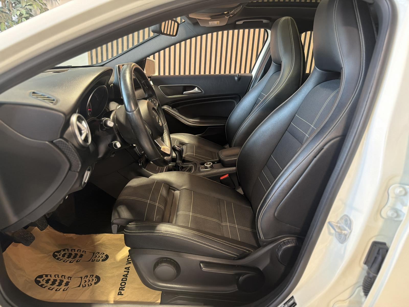 Mercedes-Benz A-180 CDI Sport*ŠIBER-BIXENON-VEL.SERVIS-12 MJ JAMSTVO*, fotografija 15