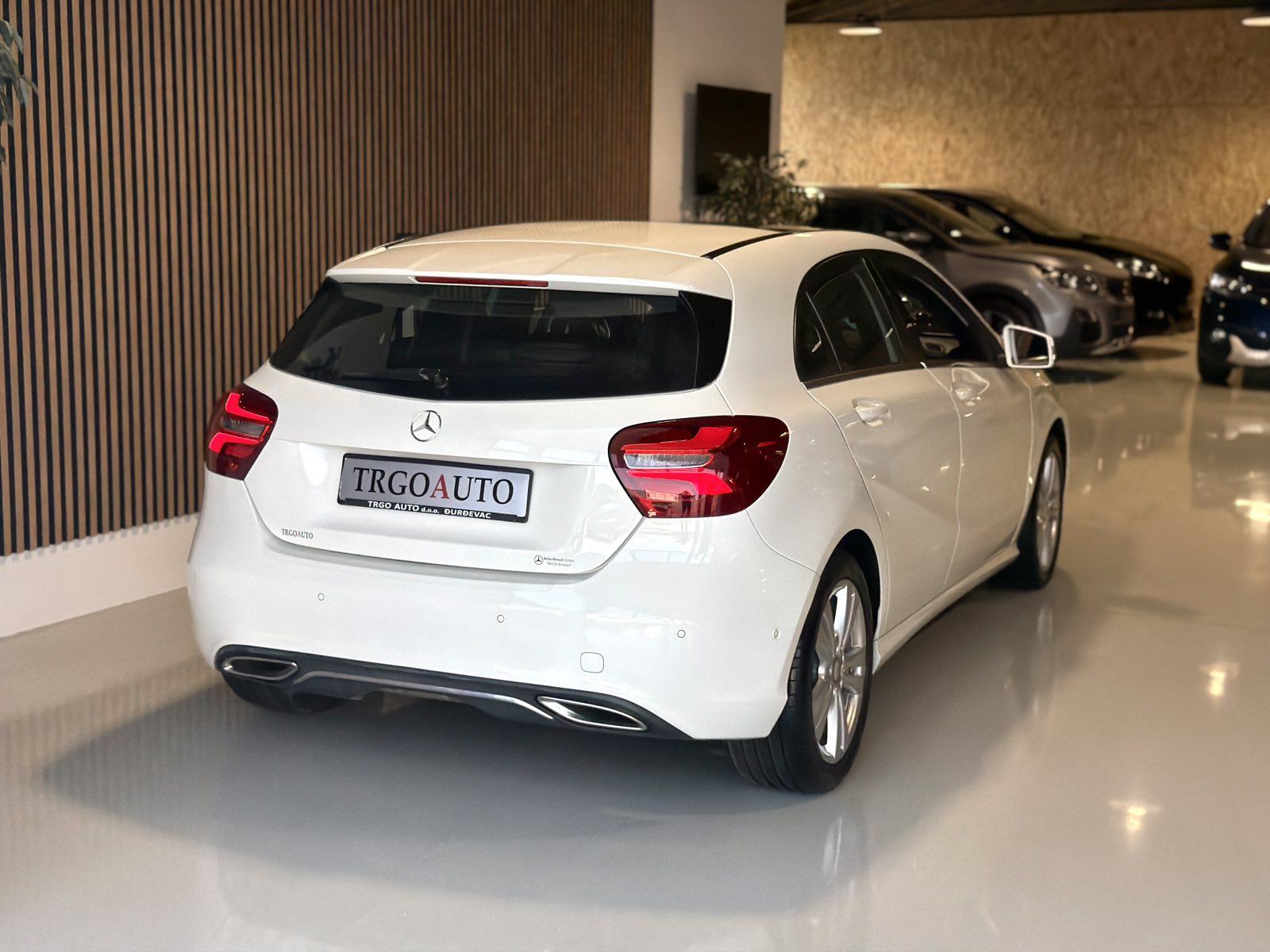 Mercedes-Benz A-180 CDI Sport*ŠIBER-BIXENON-VEL.SERVIS-12 MJ JAMSTVO*, fotografija 8