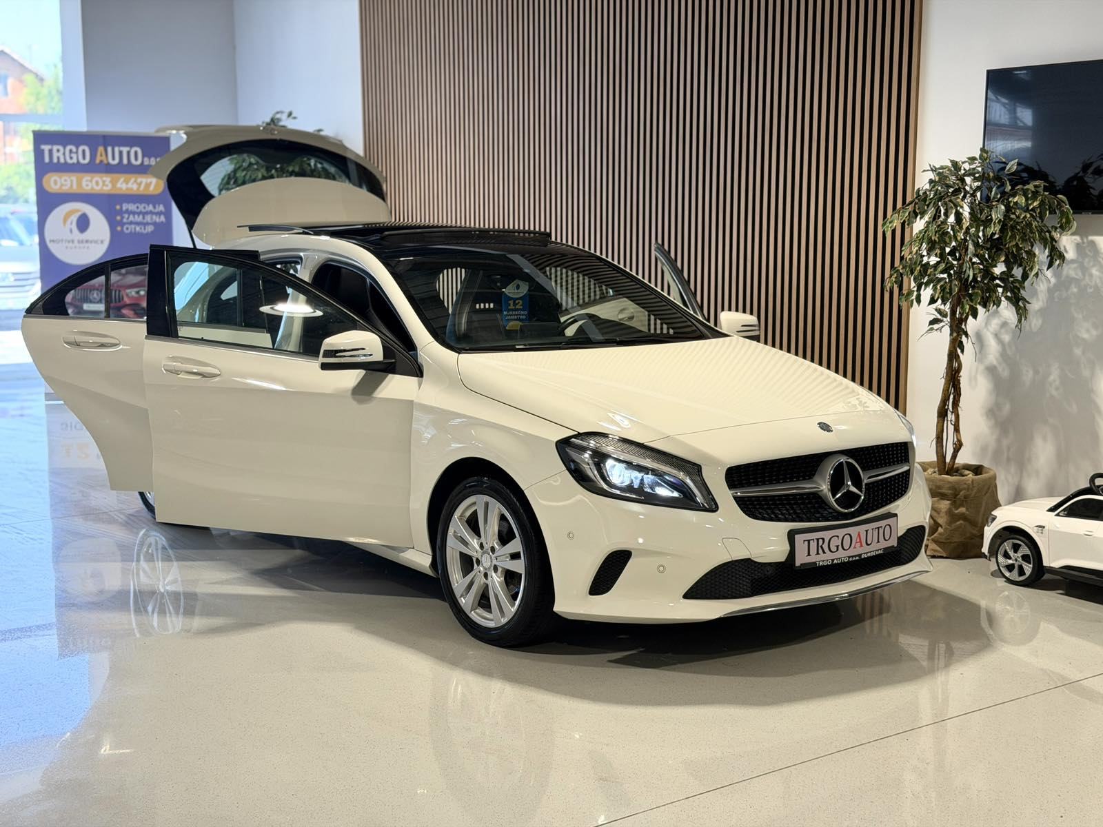 Mercedes-Benz A-180 CDI Sport*ŠIBER-BIXENON-VEL.SERVIS-12 MJ JAMSTVO*, fotografija 2